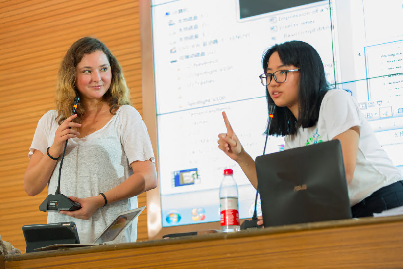 Photo of Lim Hui Yuan doing presentation